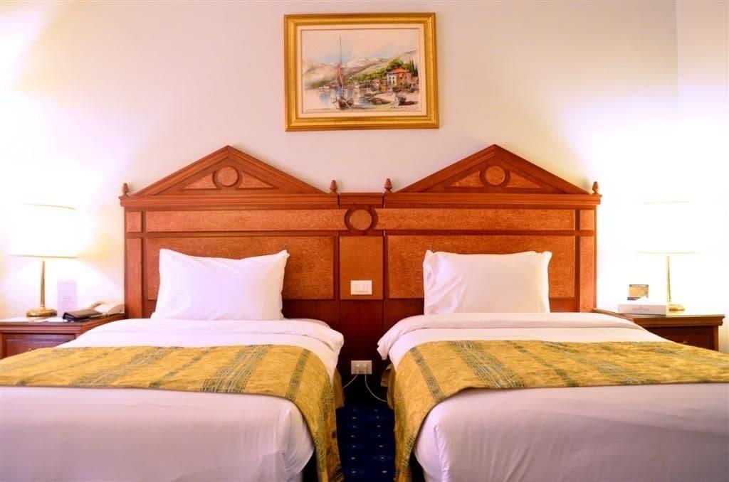 Serenada Golden Palace - Boutique Hotel Beirut Exterior photo