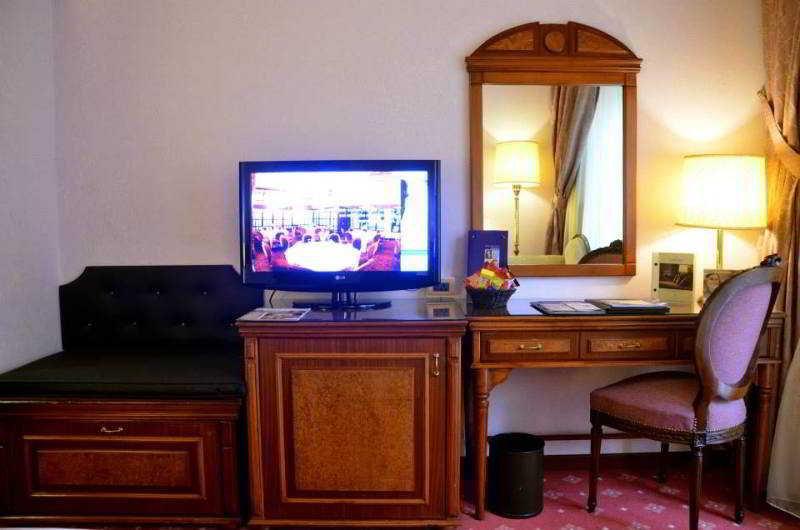 Serenada Golden Palace - Boutique Hotel Beirut Exterior photo