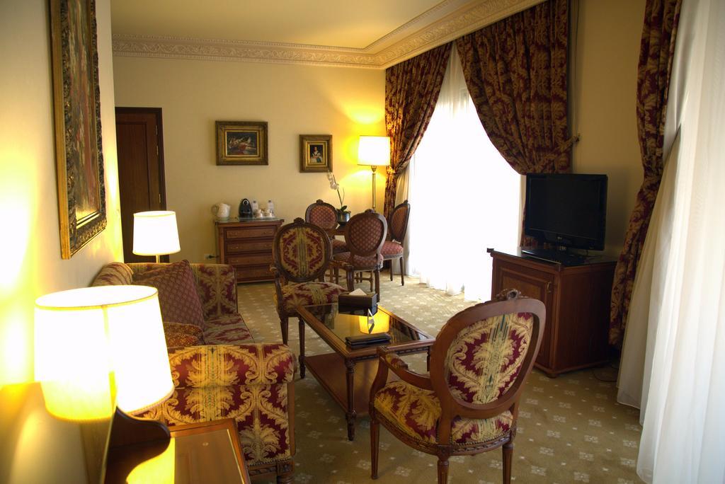Serenada Golden Palace - Boutique Hotel Beirut Exterior photo