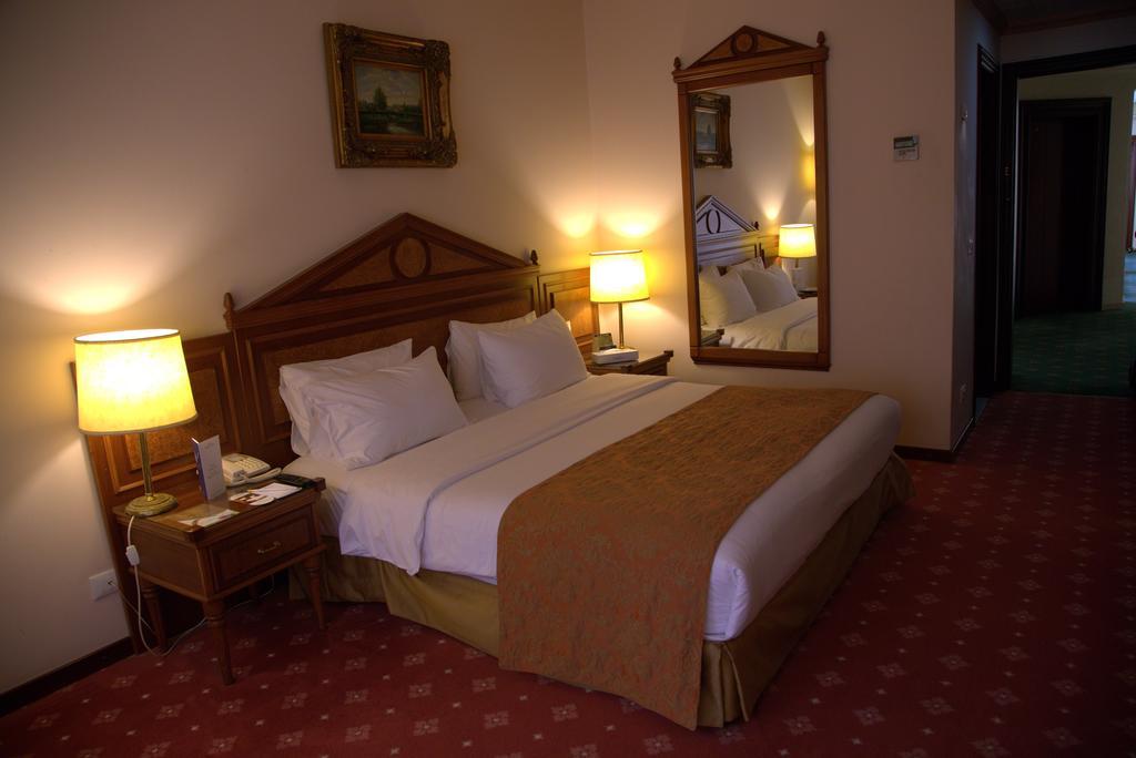 Serenada Golden Palace - Boutique Hotel Beirut Exterior photo