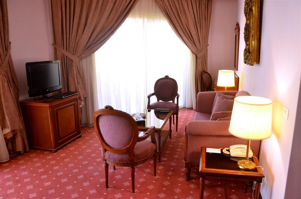 Serenada Golden Palace - Boutique Hotel Beirut Exterior photo