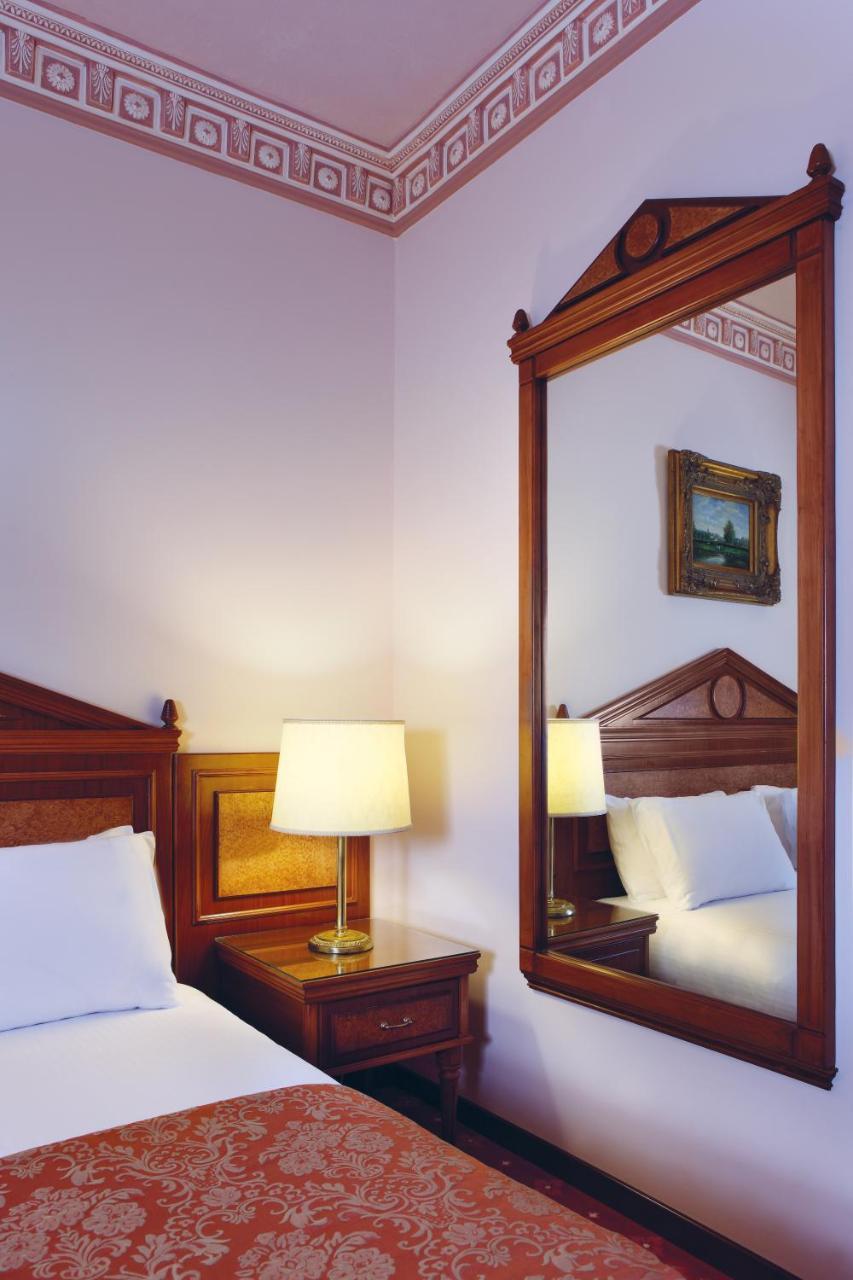 Serenada Golden Palace - Boutique Hotel Beirut Exterior photo